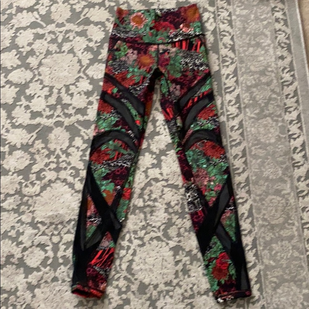 Lululemon leggings size 4